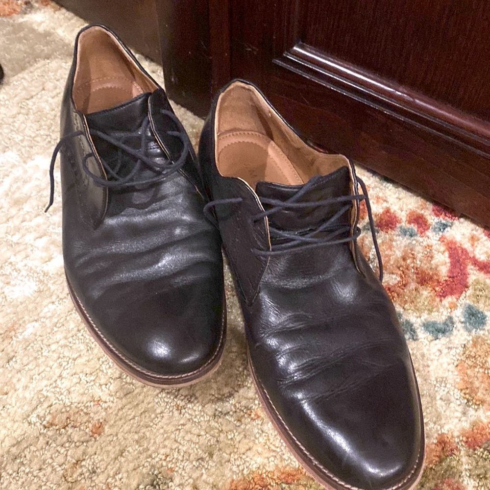 Johnston & Murphy Black Leather Derby Shoes